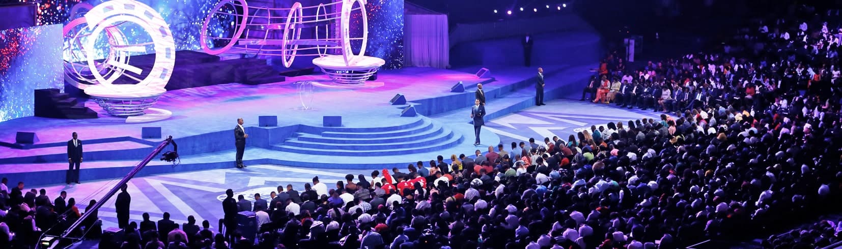 FILLED WITH THE TOTALITY OF THE DIVINE ESSENCE